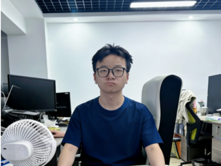 就业明星——何龙斌