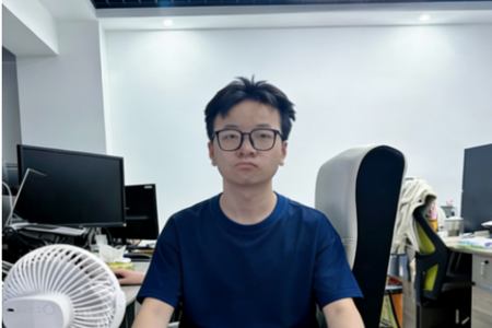 就业明星——何龙斌